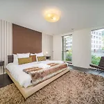 Luxury View & Center Of By Guestlee * 몽트뢰