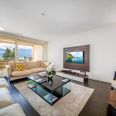 Luxury View & Center Of By Guestlee