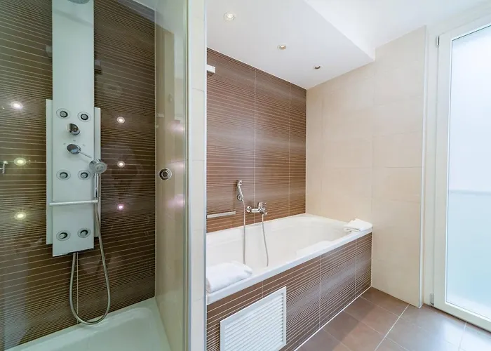 Apartament Luxury View & Center Of By Guestlee