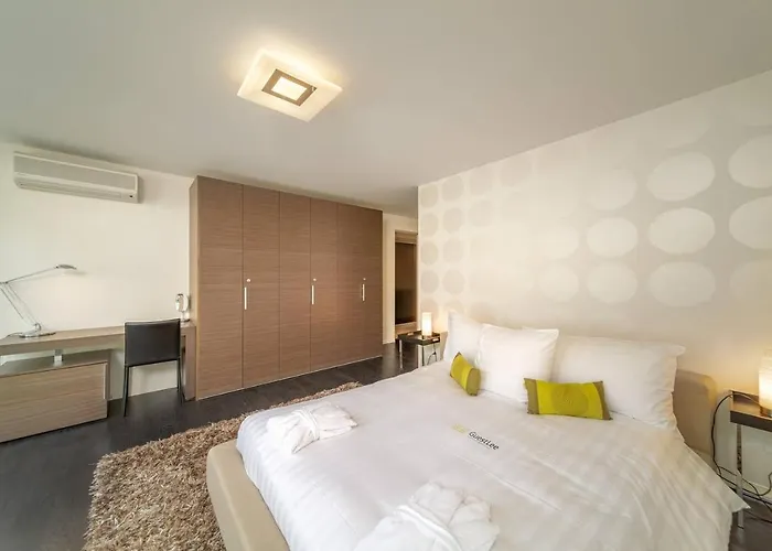 Luxury View & Center Of By Guestlee Apartament