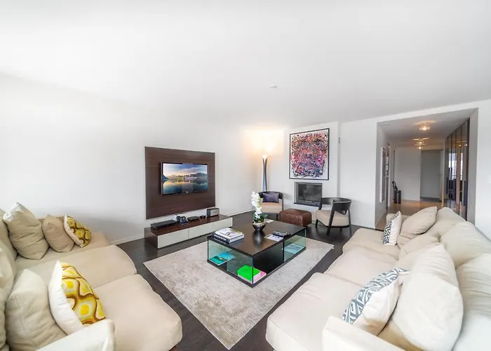 Luxury View & Center Of By Guestlee Apartament *